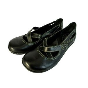 b.o.c. Born Concept 8M Black Leather Round Toe Cross-Over Front Slip-On Shoes